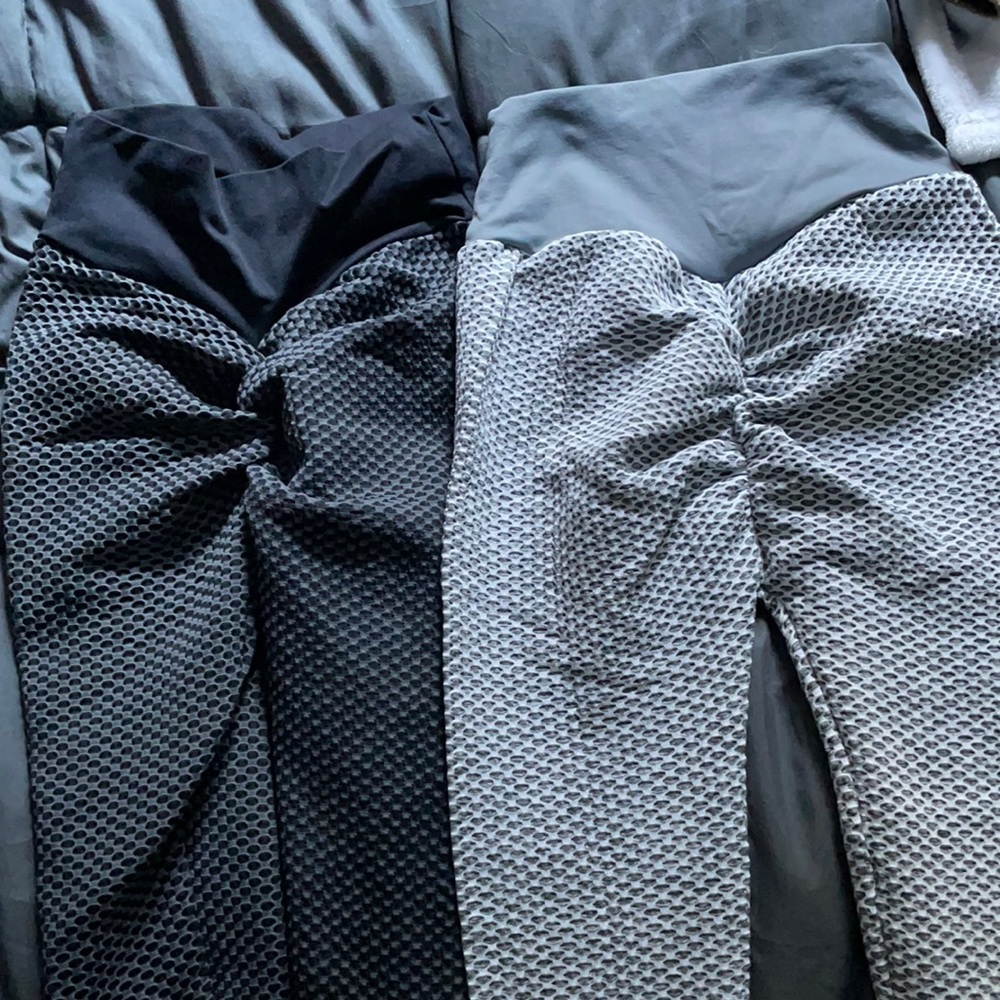 Textured butt lifting leggings